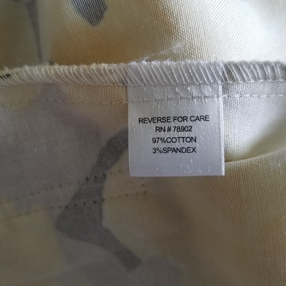 5 for $50 - TONI MORGAN Floral Lightweight Jacket - Picture 5 of 5